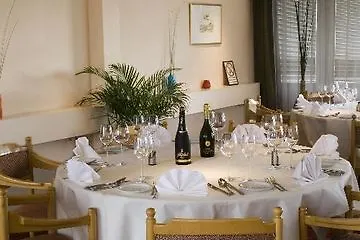 Hotel Mercure Airport 3*